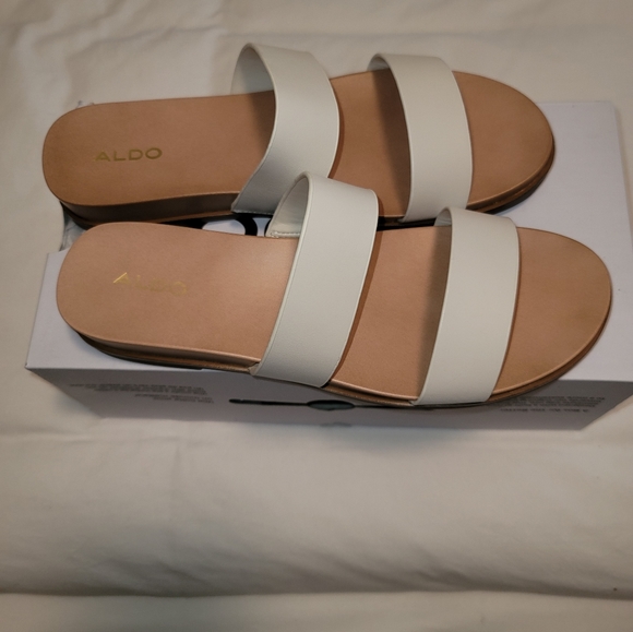 Aldo Brand new with box never worn  white leather smooth sandal size 9 - Picture 5 of 7